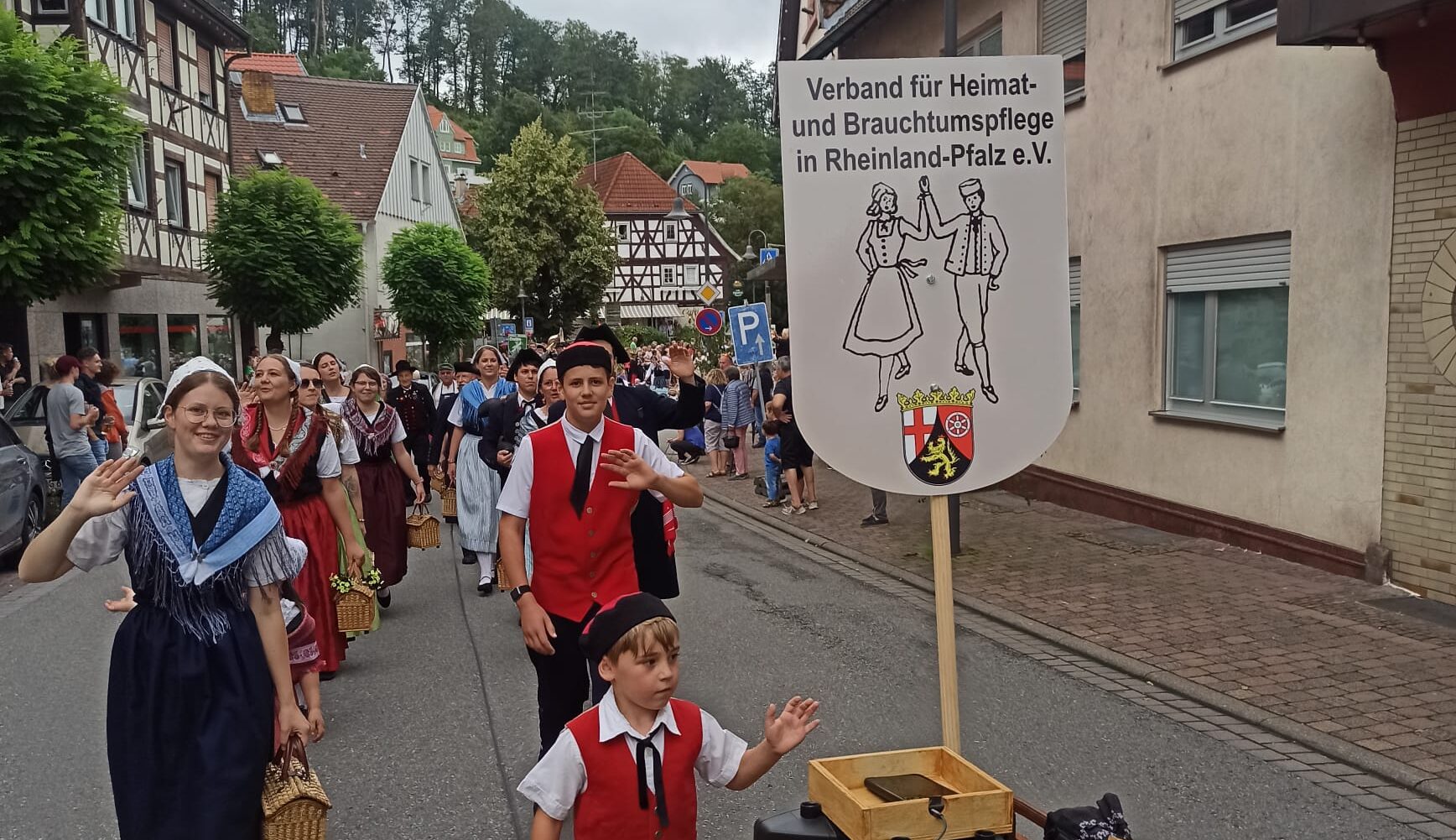 Mehr über den Artikel erfahren Ausflug zum Burg- und Trachtenfest Lindenfels