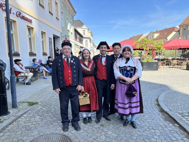 Mehr über den Artikel erfahren Verband für Heimat- und Brauchtumspflege in Rheinland-Pfalz e.V. beim Deutschen Trachtentag 2026 in Lübbenau